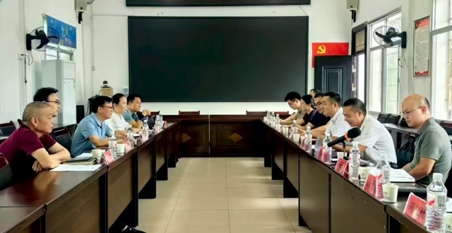 市政协副主席、市公共资源交易中心主任刘保湘调度同庆村乡村振兴工作